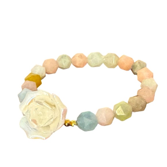Morganite beaded stretch bracelet with resin rose and gold filled spacers - Picture 1 of 4
